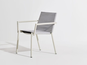 Тканевый штабелируемый садовый стул с подлокотниками