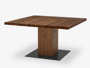 Квадратный стол из массива дерева