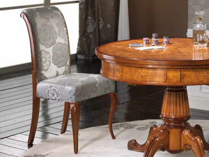 Мягкий стул из ткани