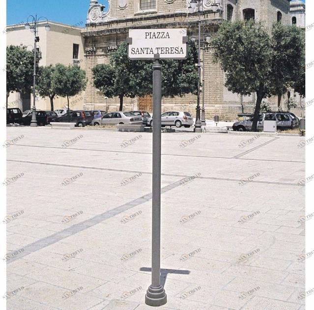 Neri Двухсторонний чугунный столб для информационного табло Melia 2254 