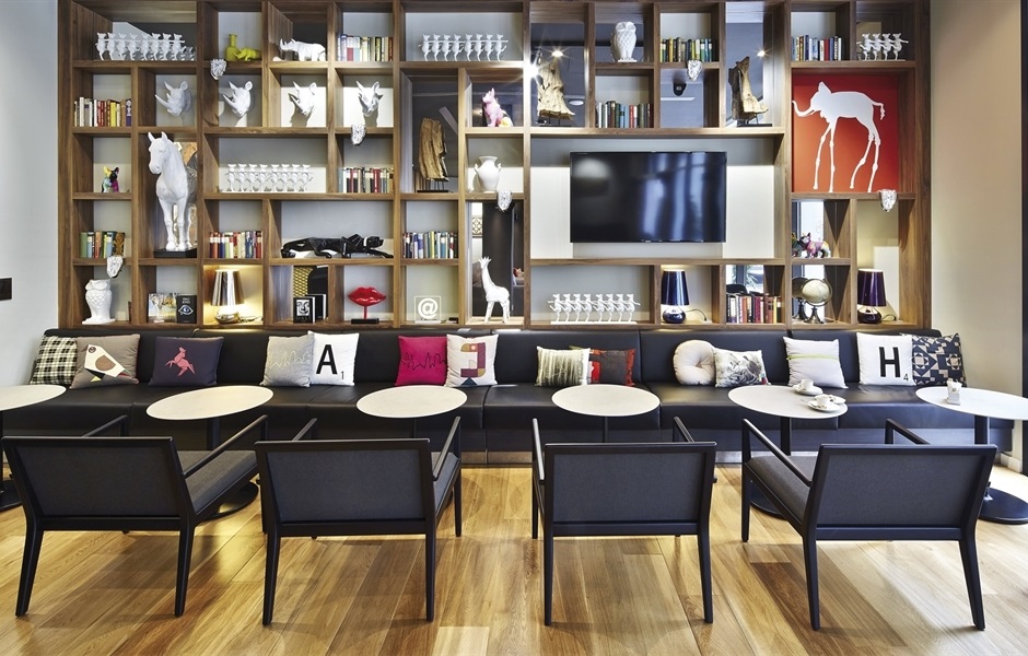 043137 Кресло Andreu World Carlotta - Вид №3