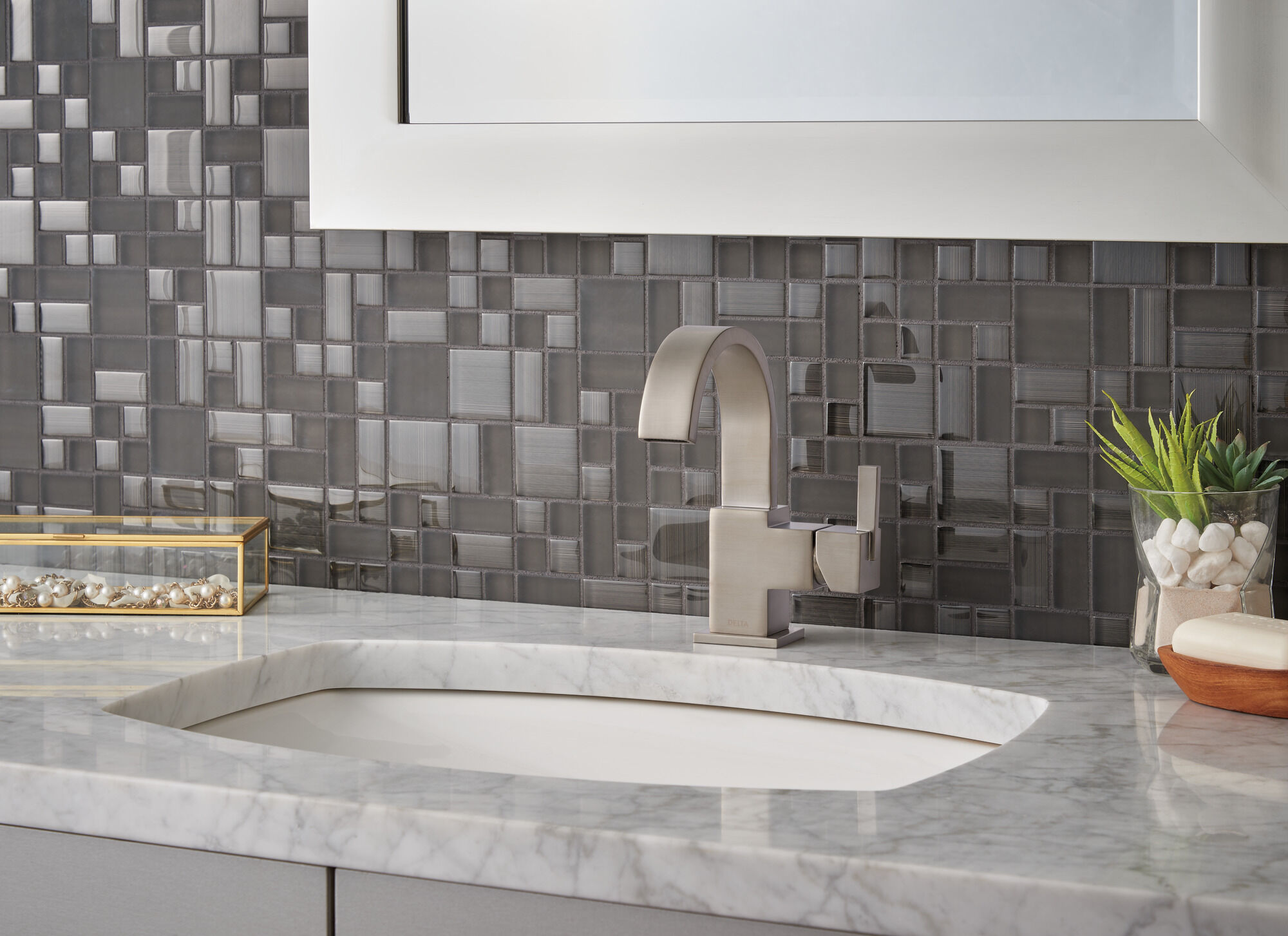 553LF-SS Смеситель для ванной с одной ручкой Delta Faucet Vero Нержавеющая сталь