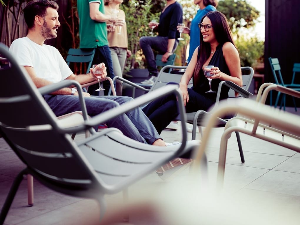 Алюминиевый штабелируемый садовый стул с подлокотниками Fermob Luxembourg ARCH-00023901 - Вид №9