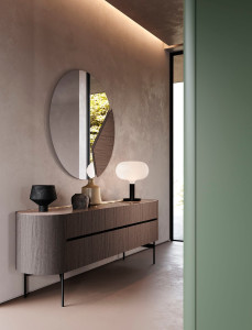 Деревянный комод