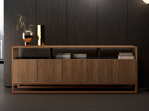 Низкая деревянная офисная мебель с распашными дверями