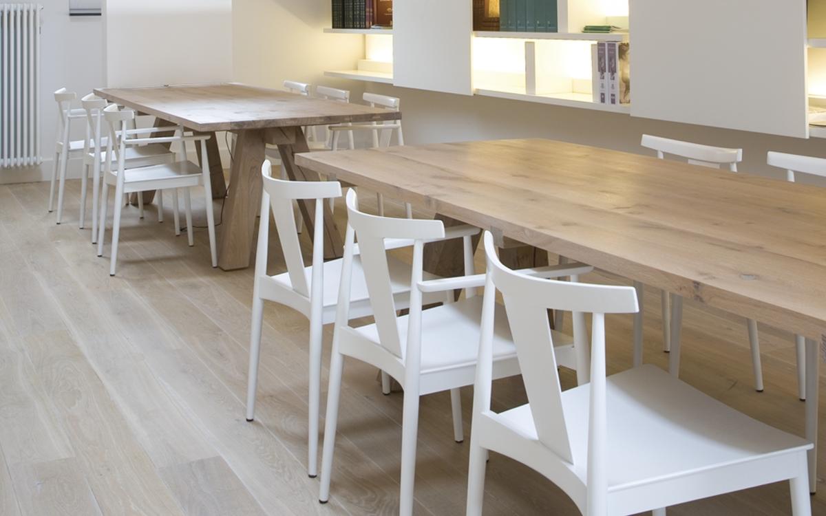 037448 Стул Andreu World Smile - Вид №3