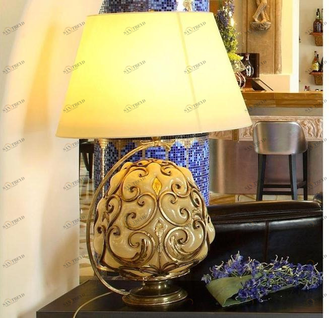 OFFICINACIANI Настольная лампа из металла и дутого стекла Orcio Hl1030ta-1gl 