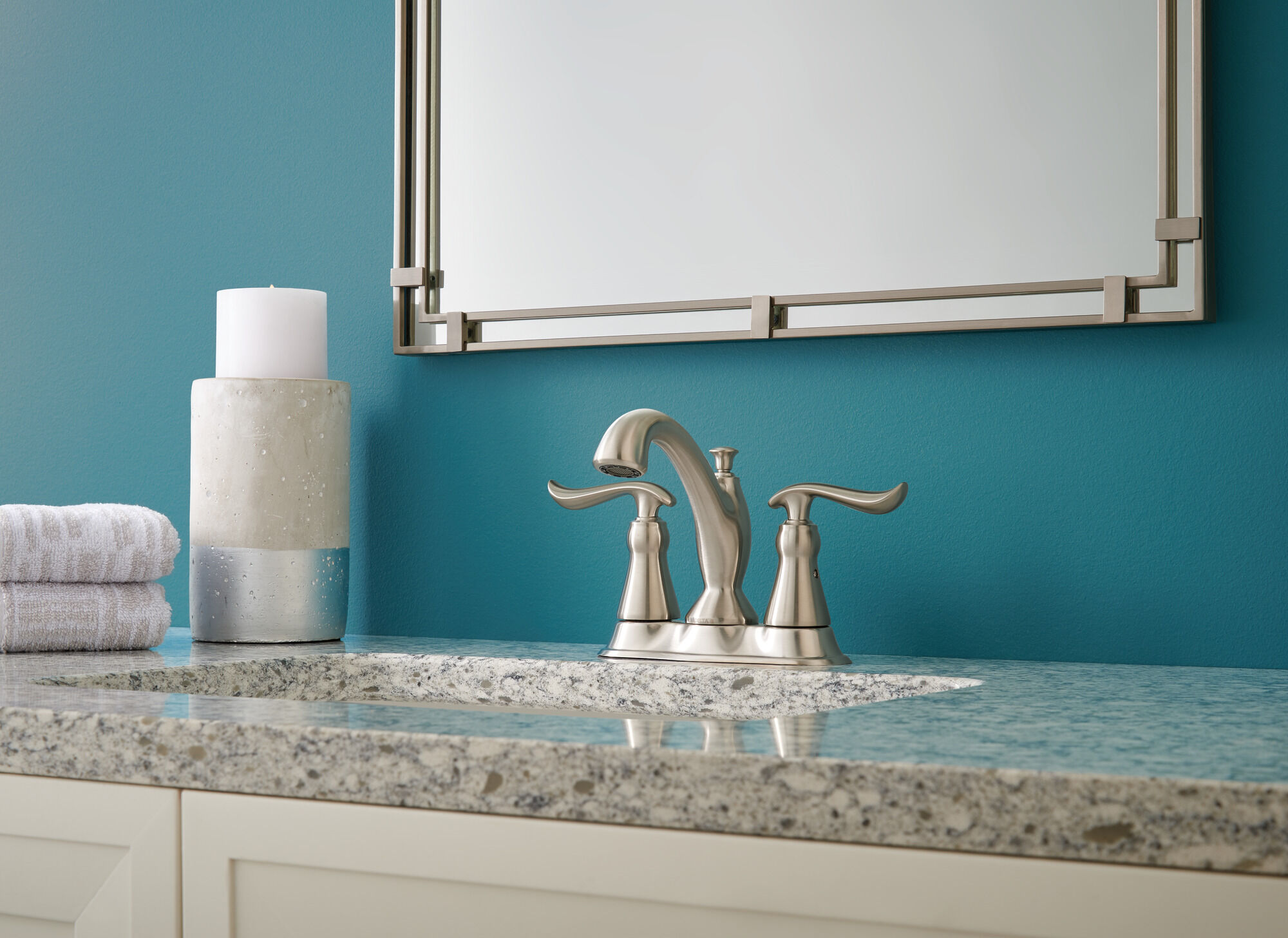 Смеситель для ванной комнаты с двумя ручками Tract-Pack Centerset Delta Faucet 2594-SSTP-DST - Вид №1