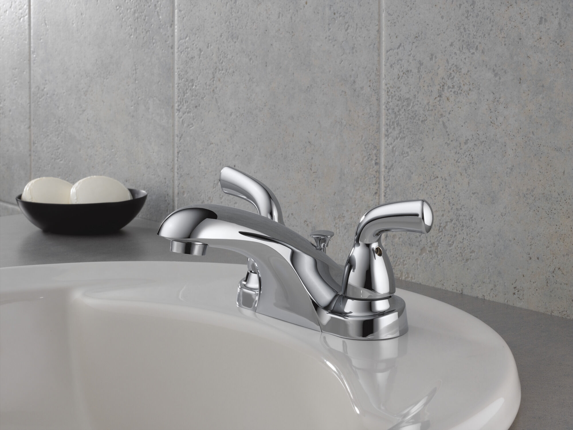 B2510LF Смеситель для ванной комнаты с двумя ручками Delta Faucet Foundations Хром  - Вид №1