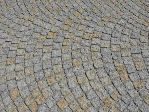 Восстановленный каменный куб