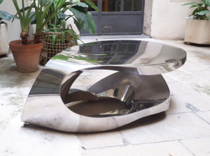 Круглый журнальный столик из нержавеющей стали