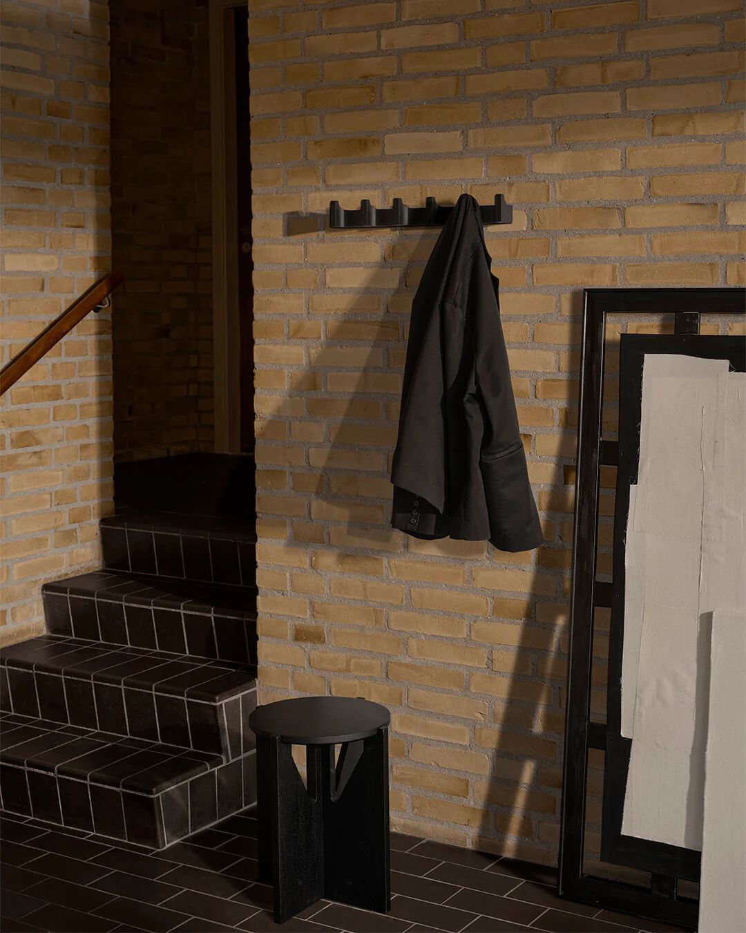 Настенная вешалка из массива дерева Kristina Dam Studio Column ARCH-00007062 - Вид №3