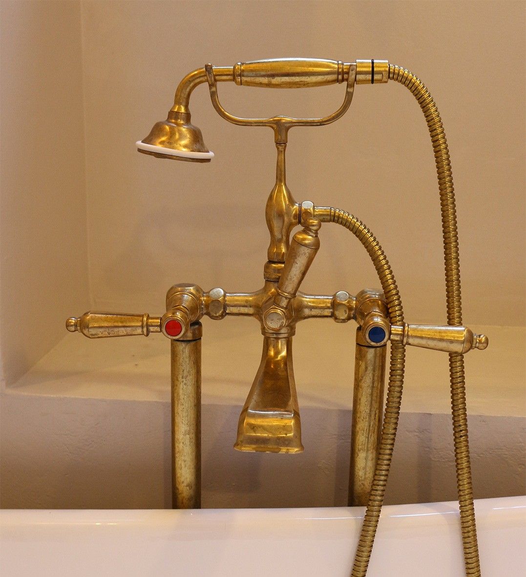 Смеситель для ванны с 2 отверстиями с ручным душем Park Avenue Caruso ARCH-00058198 - Вид №2