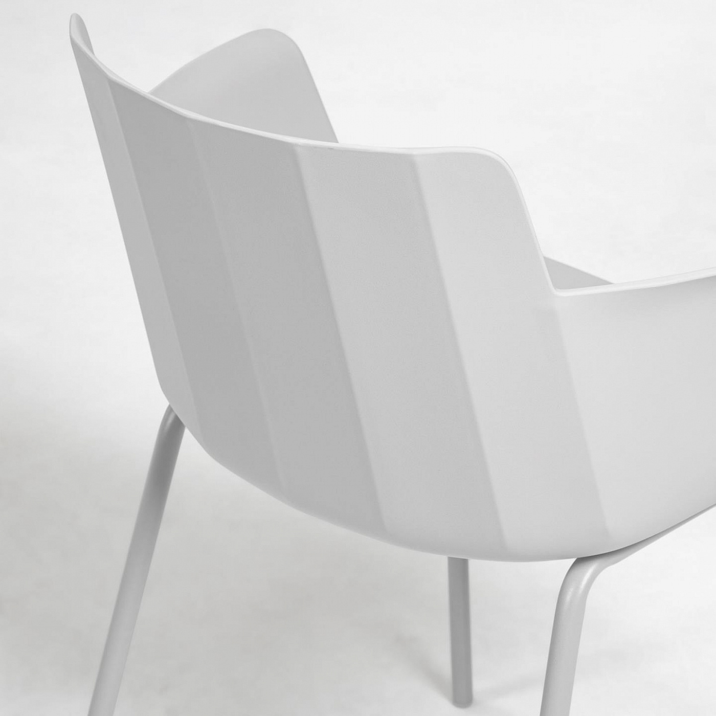 093193 серый стул с подлокотниками La Forma Hannia  - Вид №1