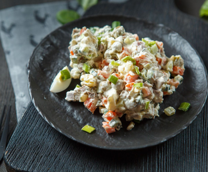 7903 Салат "Столичный" с говяжьим языком Вкусляндия  - Вид №1