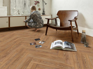 Нескользящий виниловый пол с эффектом дерева