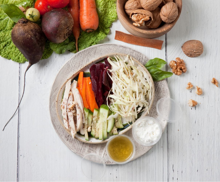 6902 Салат творожный с орехами и курицей Вкусляндия 