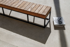 Садовая скамейка из тикового дерева