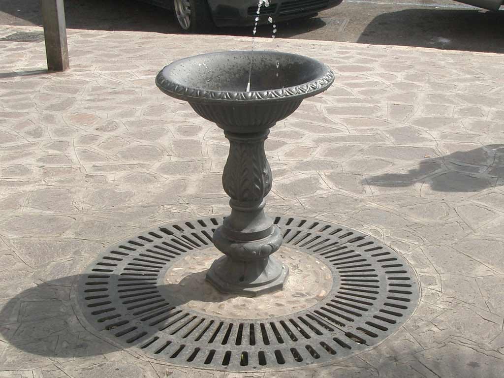 Чугунный напольный фонтан EUROCOMITALIA классическая мебель ARCH-00016895