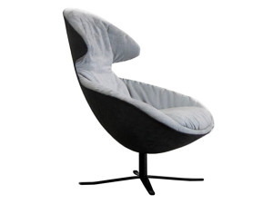 Кожаное кресло с подголовником