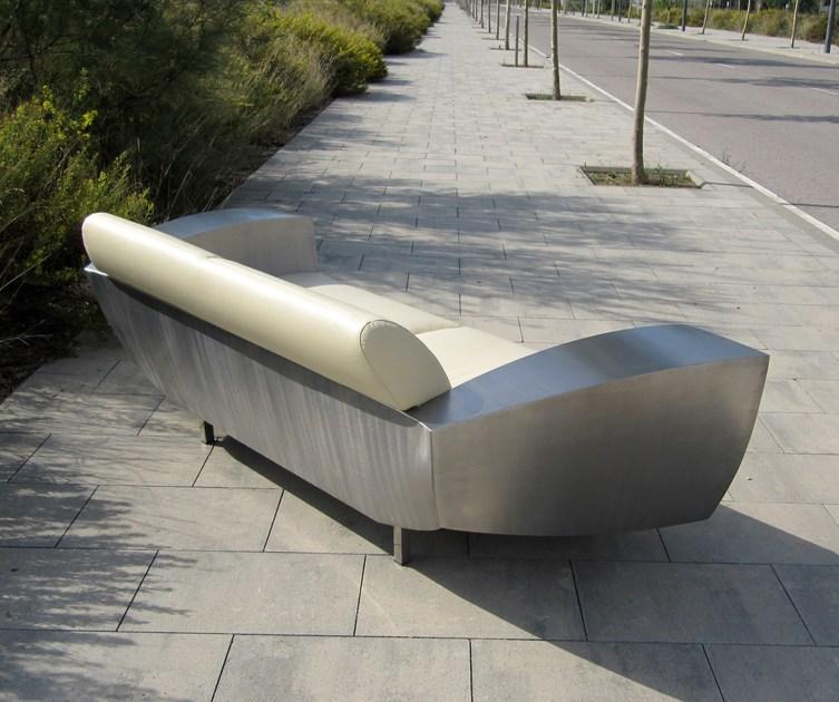 ICI ET LÀ 3-х местный кожаный диван Handmade metal furniture by ici et là Sse06 - Вид №1