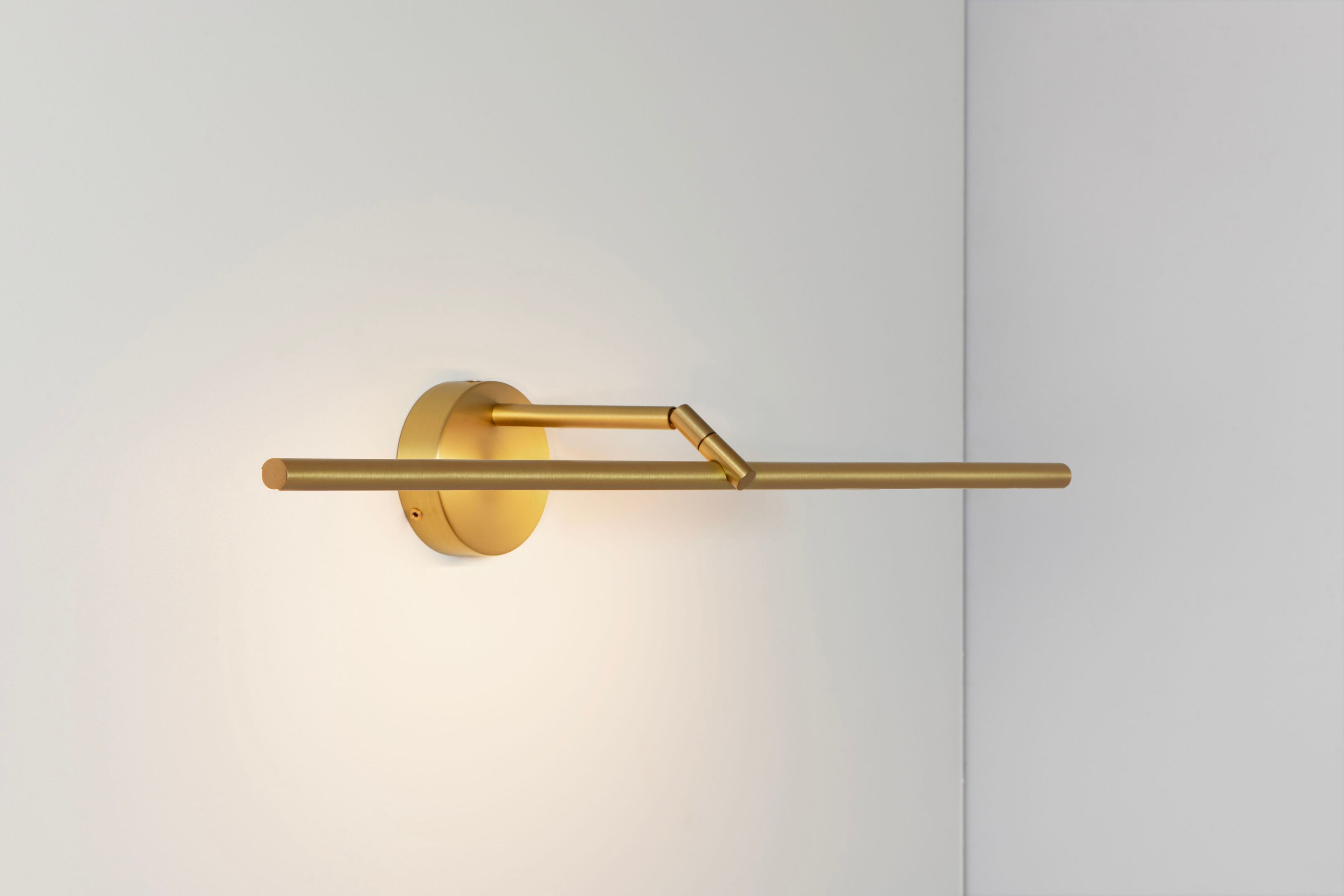 Латунный светодиодный настенный светильник для картин CVL Luminaires Airy ARCH-00003742 - Вид №11