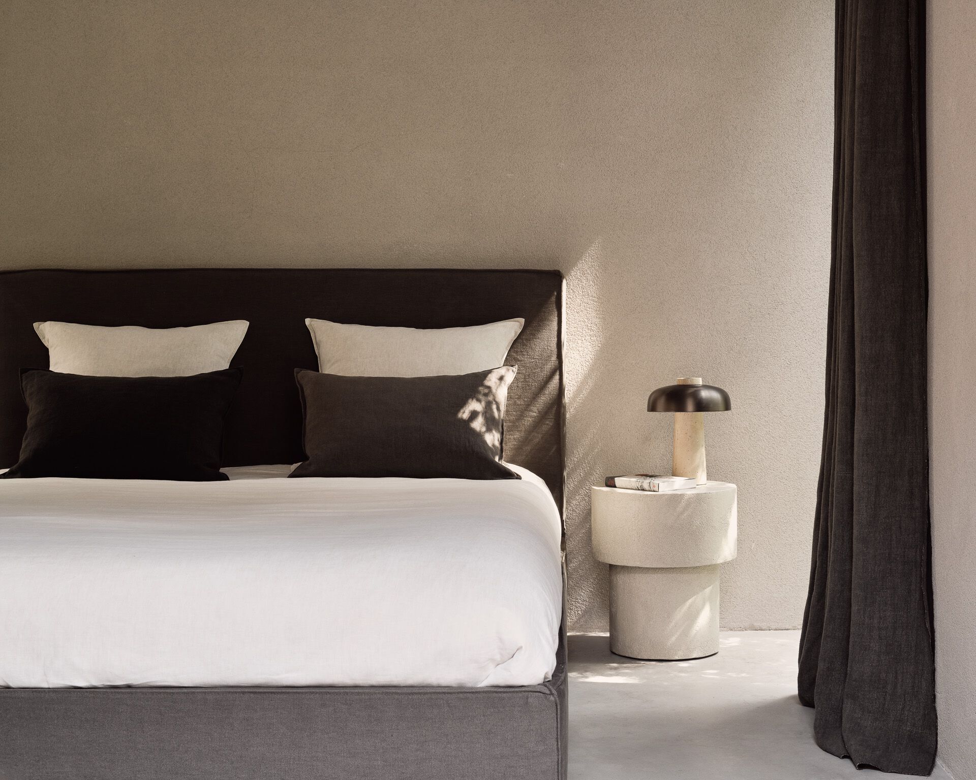 Высокий круглый журнальный столик Ethnicraft Elements ARCH-00001073 - Вид №7