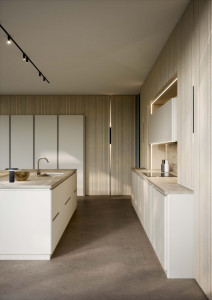 Деревянная кухня с островом