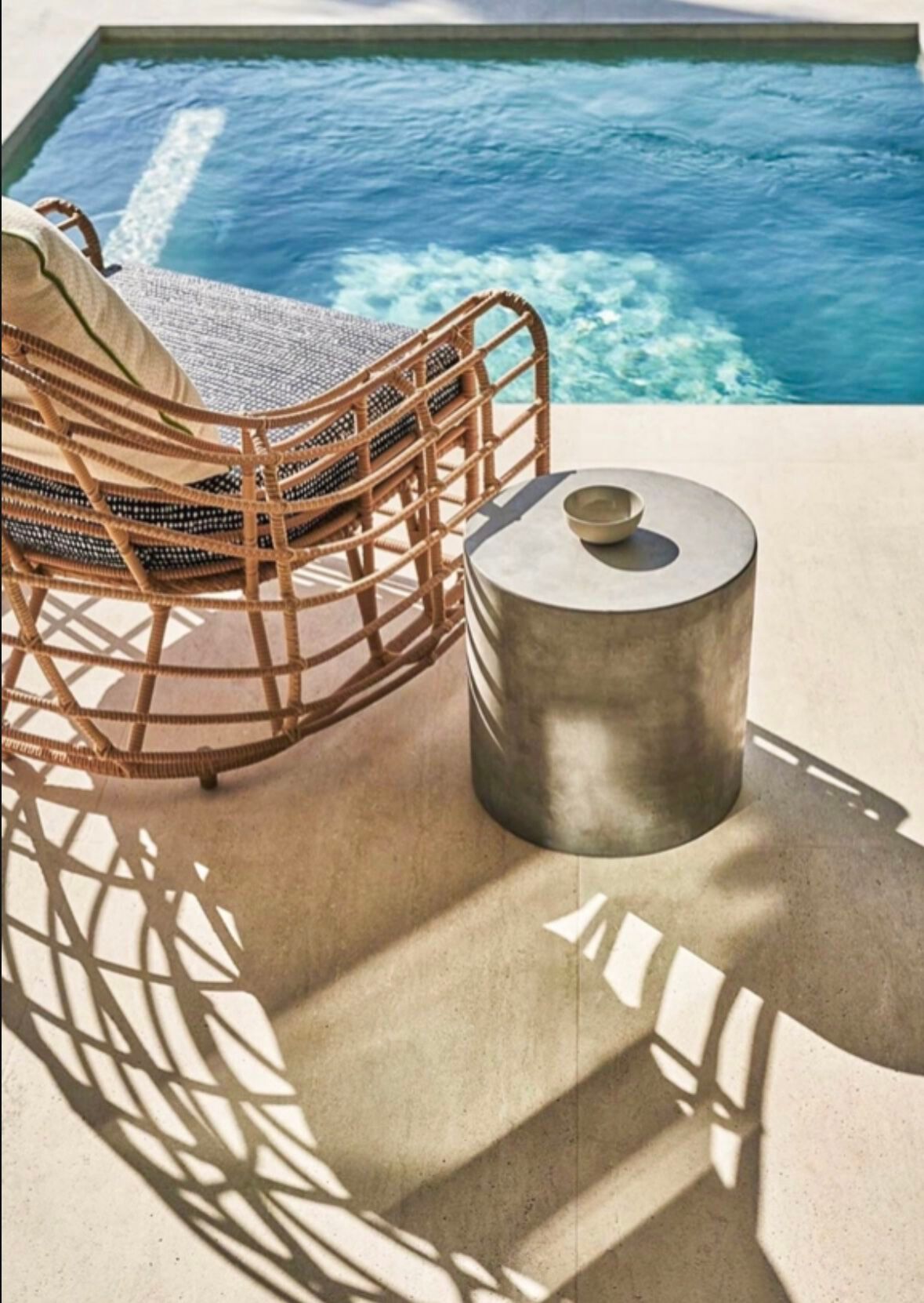 Садовое кресло из смолы с подлокотниками Walters Mitzi ARCH-00147729 - Вид №5