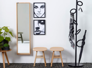 Настенное зеркало