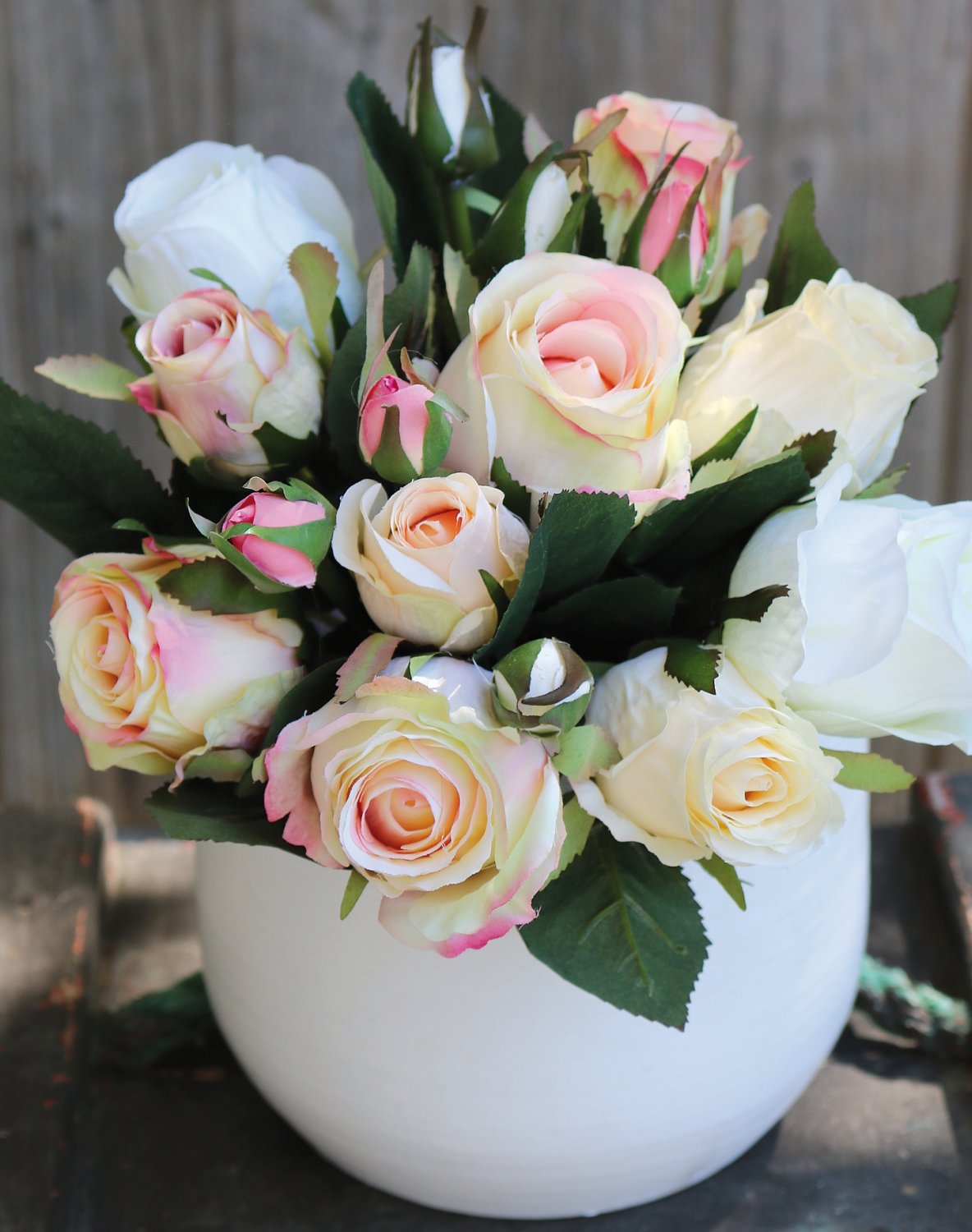 2613 705 a3 Искусственный букет из диких роз, 16-цветков, 28 см, бело-розовый H-andreas 