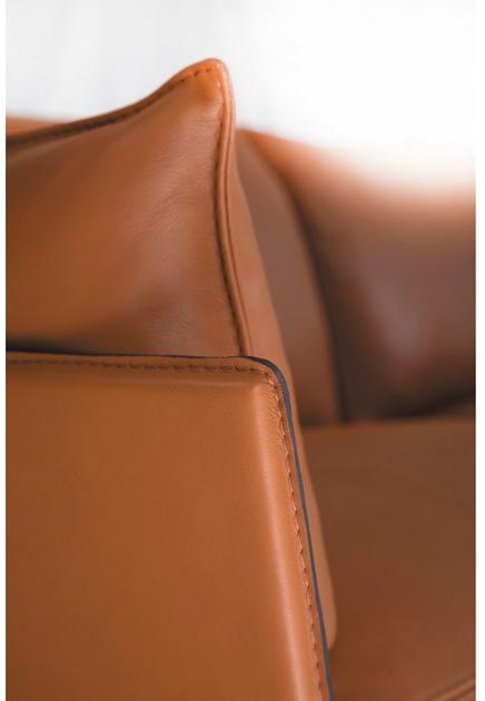 Duvivier Canapés Кожаное кресло с салазками и подлокотниками Faubourg Faubxc11 - Вид №1