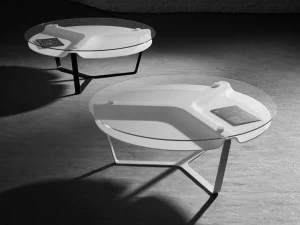 Isomi Журнальный столик с низкой твердой поверхностью и полкой для журналов