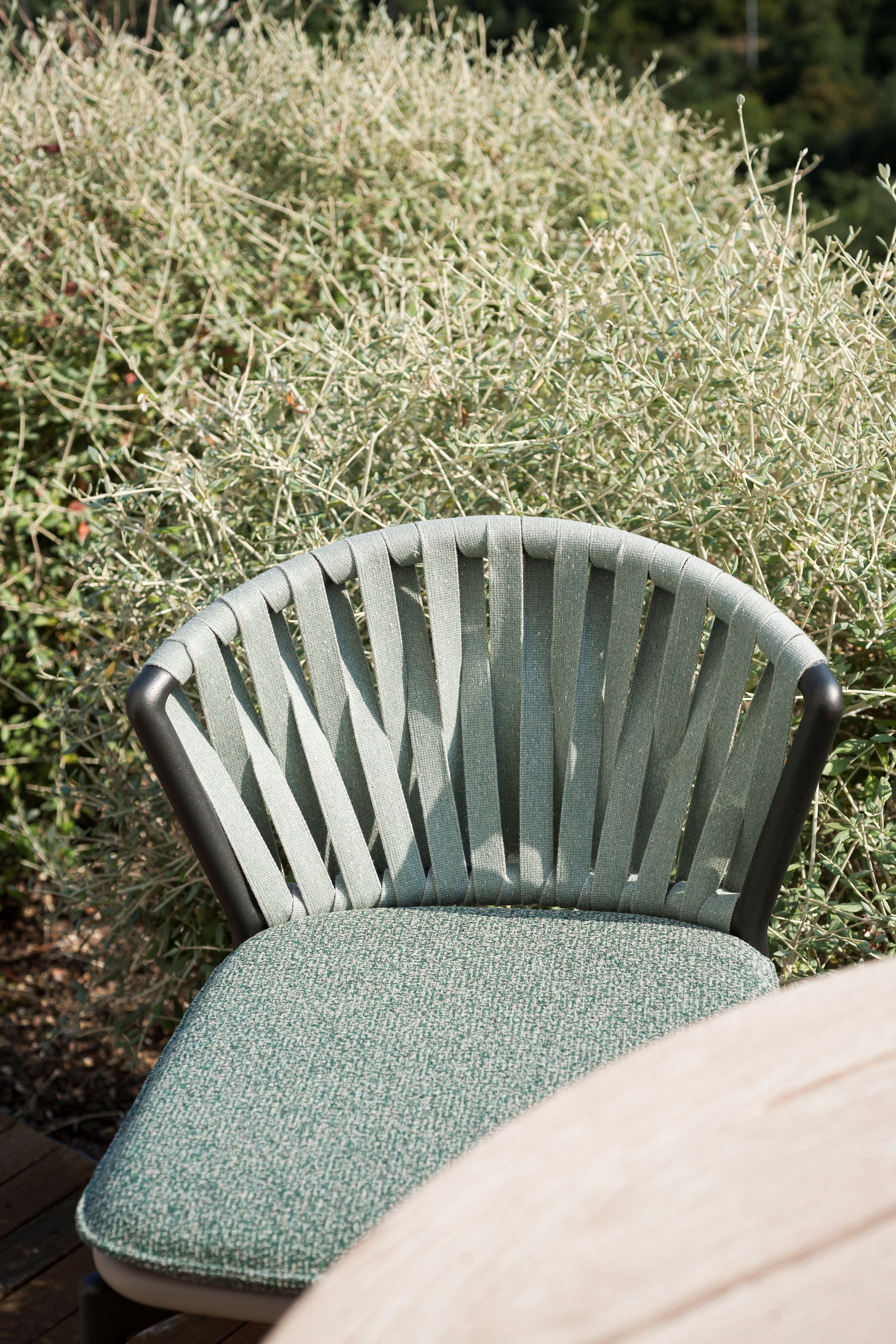 Высокий садовый стул из ремешка и смолы RODA Piper ARCH-00101099 - Вид №3