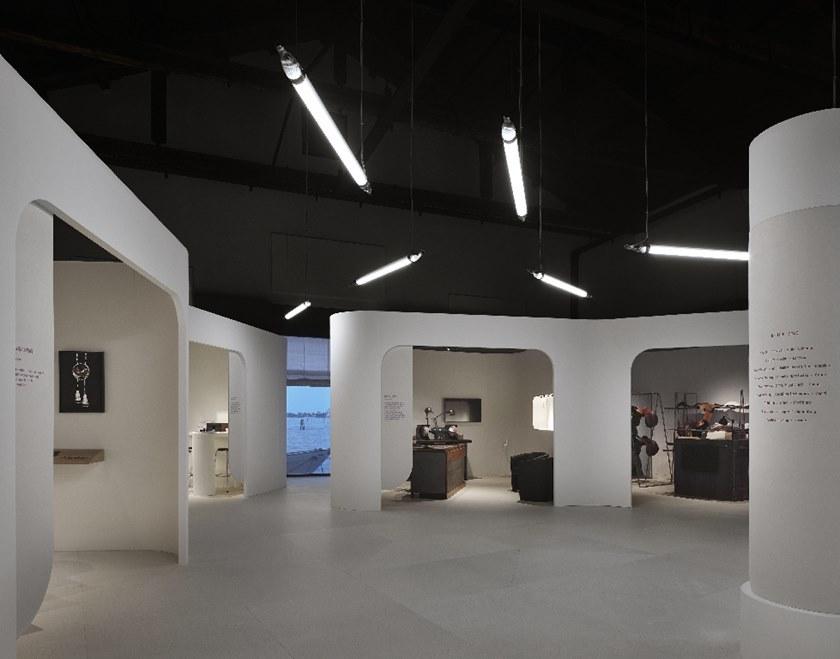 iGuzzini Светодиодный потолочный светильник из поликарбоната Isign sun-id-1459203 - Вид №4