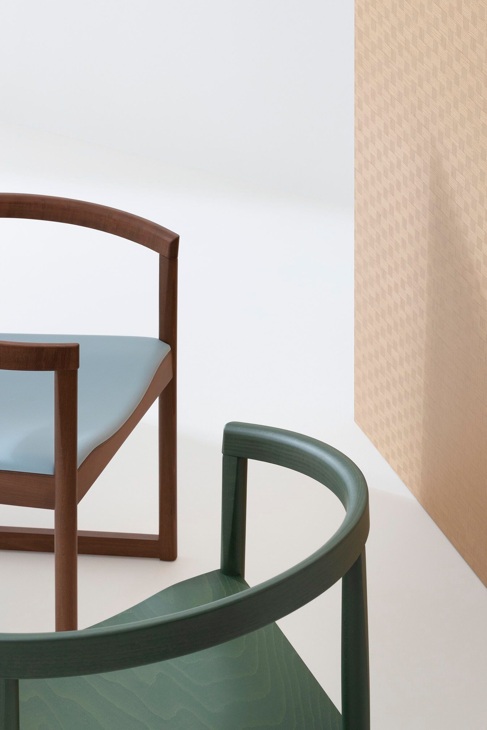 Стул из бука с подлокотниками со встроенной подушкой Billiani Nordica ARCH-00142243 - Вид №3