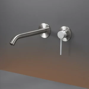 Настенный смеситель с носиком L. Максимум. 185 мм  Доступная с цветной ручкой, а не цветная версия ручки  <div> Элемент версии с не цветной ручкой доступна в СЕ-х специальные отделки </div> GAS05 CEADESIGN