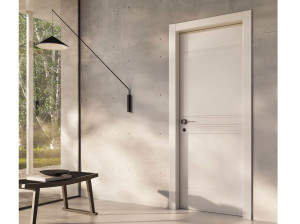 Лакированная распашная дверь