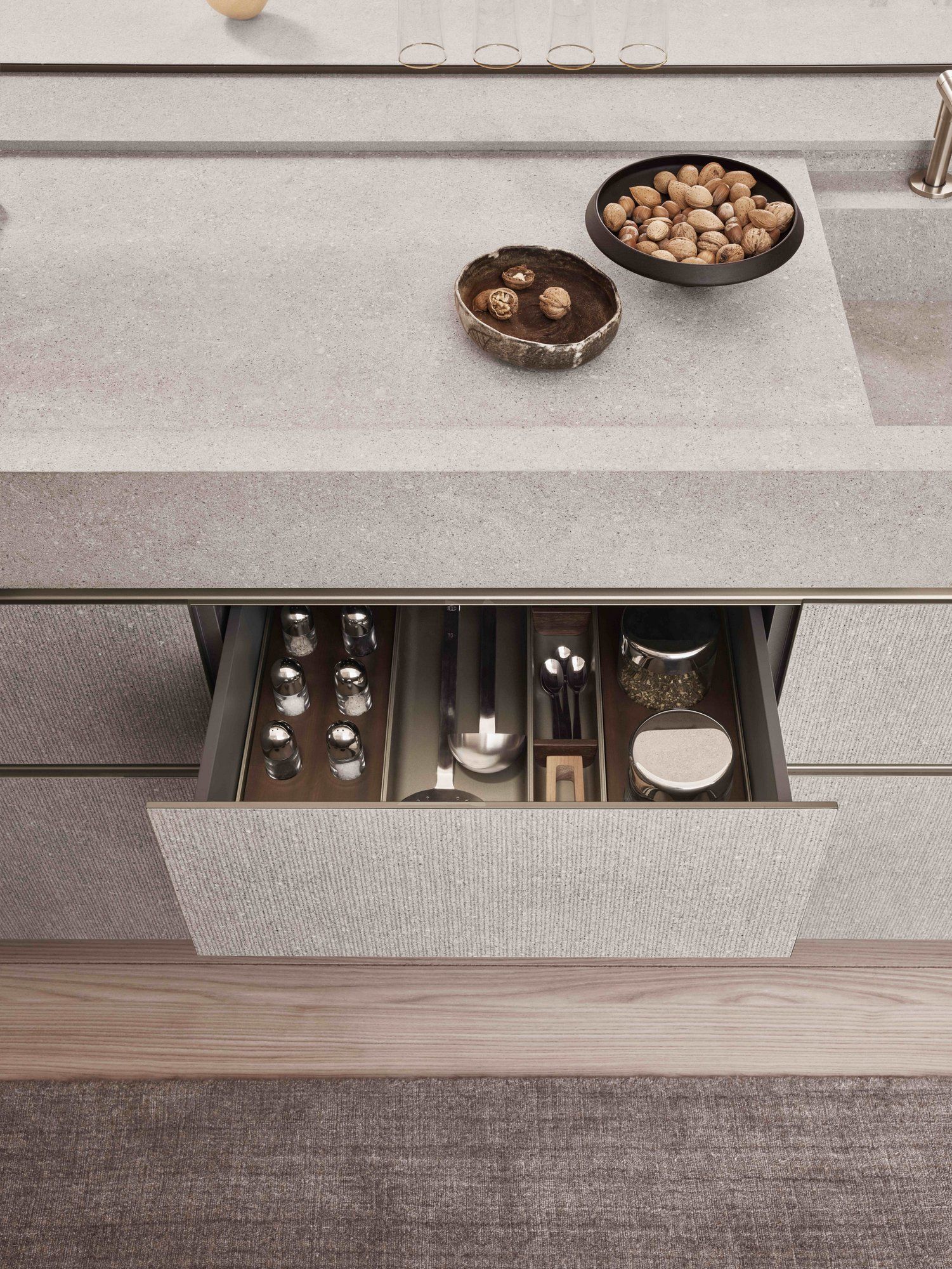 Кухня без ручек на заказ с полуостровом ERNESTOMEDA знак ARCH-00134842 - Вид №9