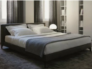 Meridiani Двуспальная кровать с мягким изголовьем Louis up