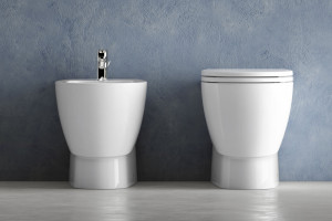 Напольное керамическое биде с переливом