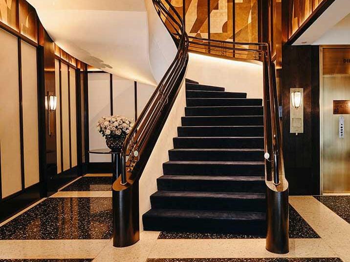 Винтовая лестница в классическом стиле со светодиодами Siller Treppen ELEGANCE ARCH-00135291