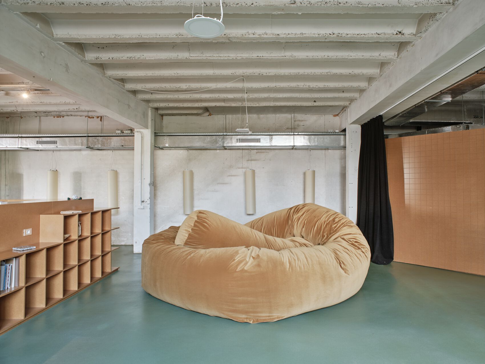 Трансформируемый диван из полиэфирного волокна BD Barcelona SAUSAGE ARCH-00022982 - Вид №15