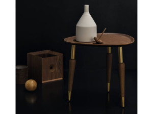 Журнальный столик из массива дерева