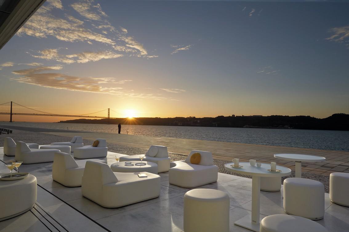 Concept 1 морской текстиль песочный Manutti Moon Island MNST428 - Вид №7