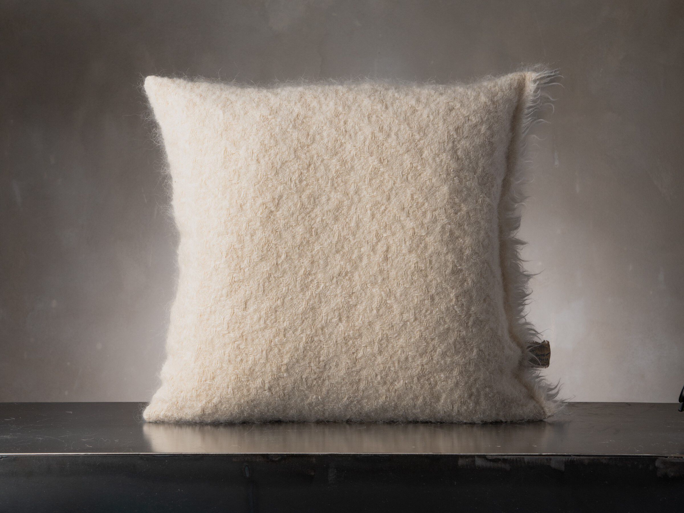 Квадратная подушка из мохера The House of Lyria TEMPERANZA ARCH-00073454 - Вид №4