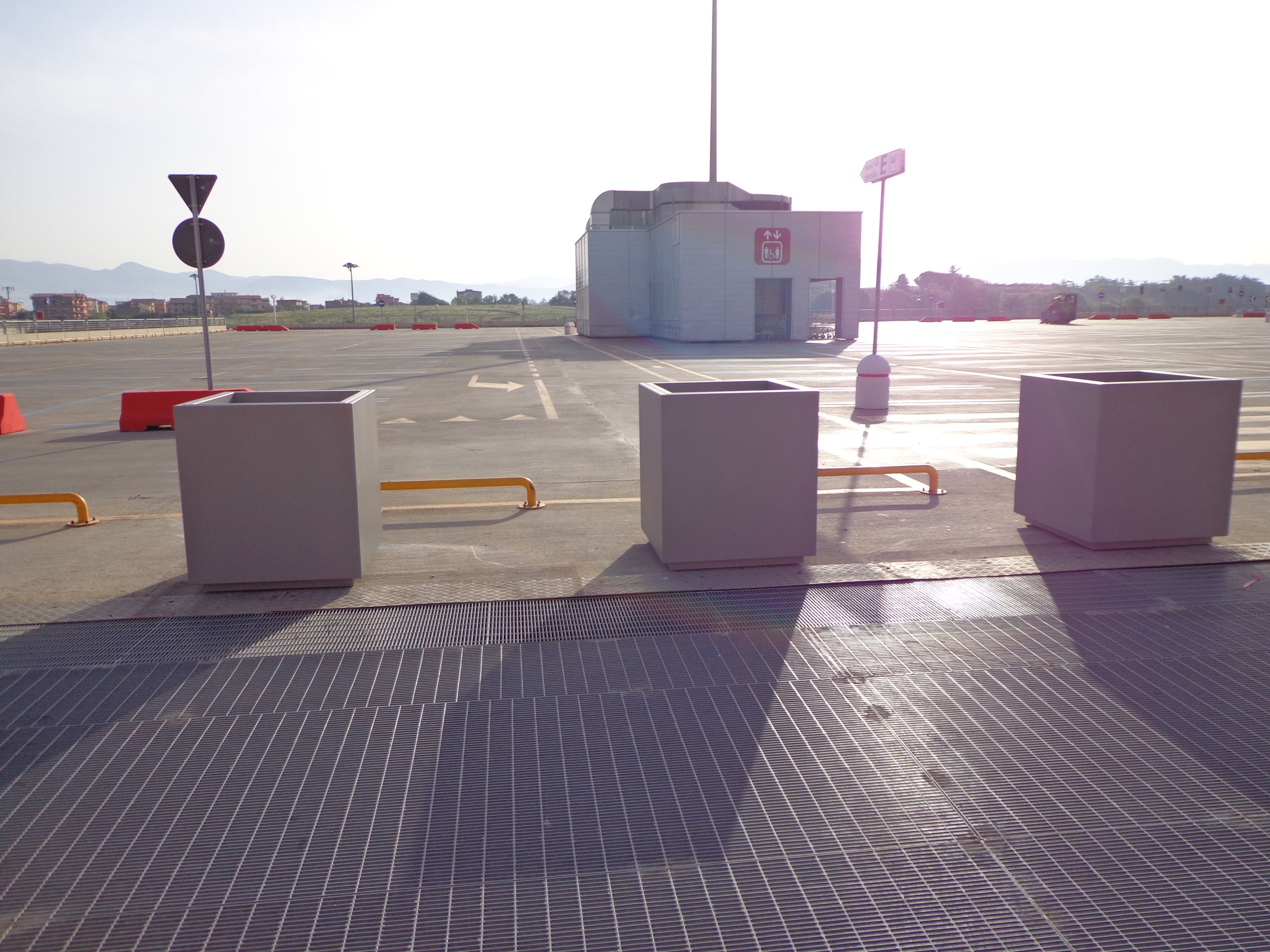 Квадратный плантатор из оцинкованного листа Viscio Urban Design FIORIERA ANTITERRORISMO ARCH-00086632 - Вид №24