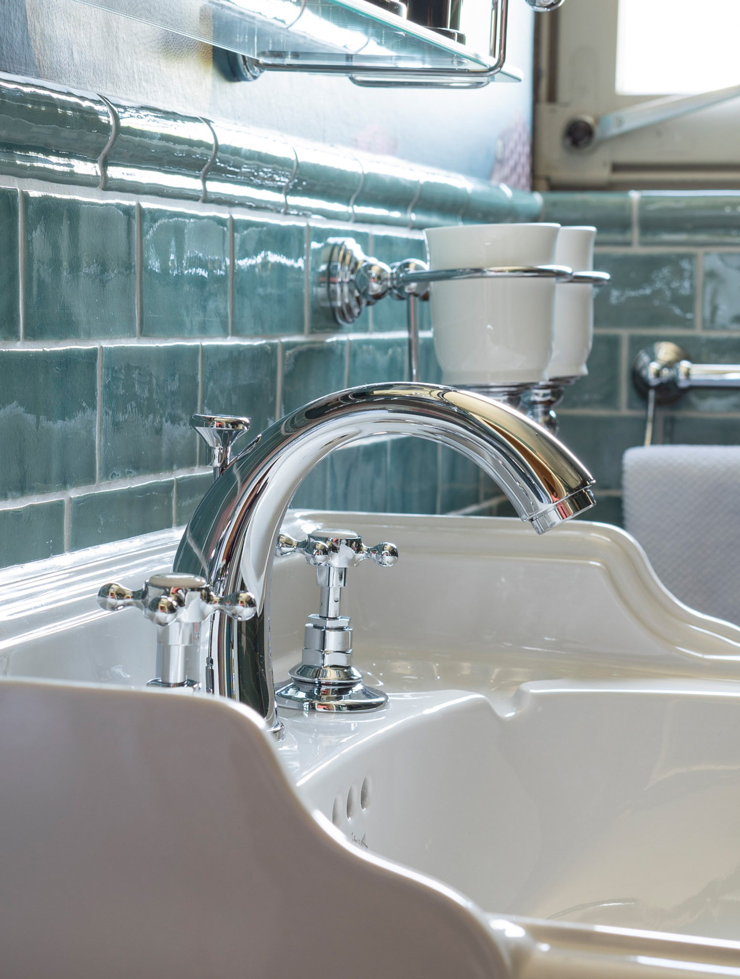 Traditional bathrooms ЛОНДОН однорычажный смеситель для умывальника HIGH Tb404.614.bn LONDON - Вид №3