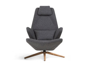 Кресло с высокой спинкой