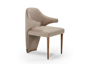 Мягкий тканевый стул с подлокотниками